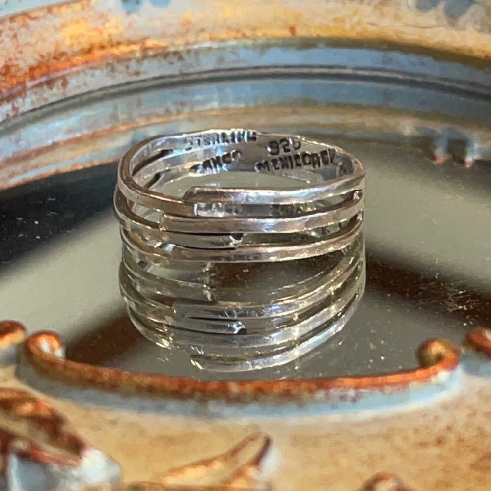 Vintage Sterling Silver ring from Mexico. Adjustable